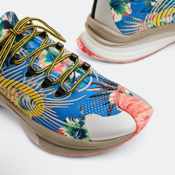 Gucci Run Sneakers - Picture 2 of 9